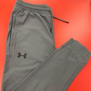 Men’s Under Armour sport style heatgear jogger pants large